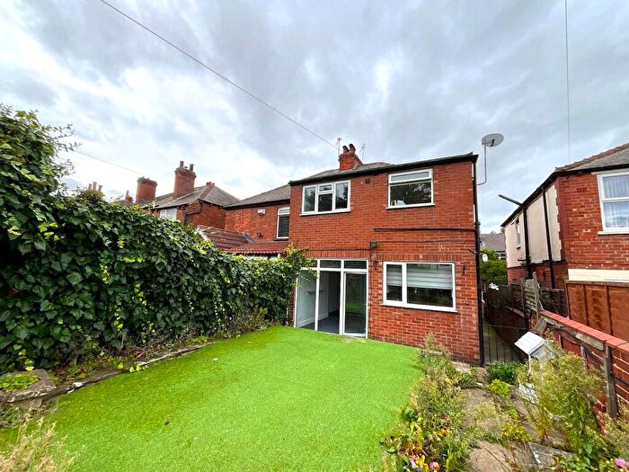 3 Bedroom Semi-Detached House To Rent In Ferrers Road, Doncaster, DN2