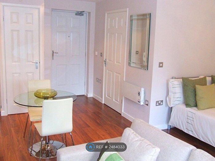 Studio To Rent In Staveley Road, Sheffield, S8