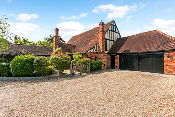 4 Bedroom Detached House For Sale In Wooburn Common Road, Wooburn Green, HP10