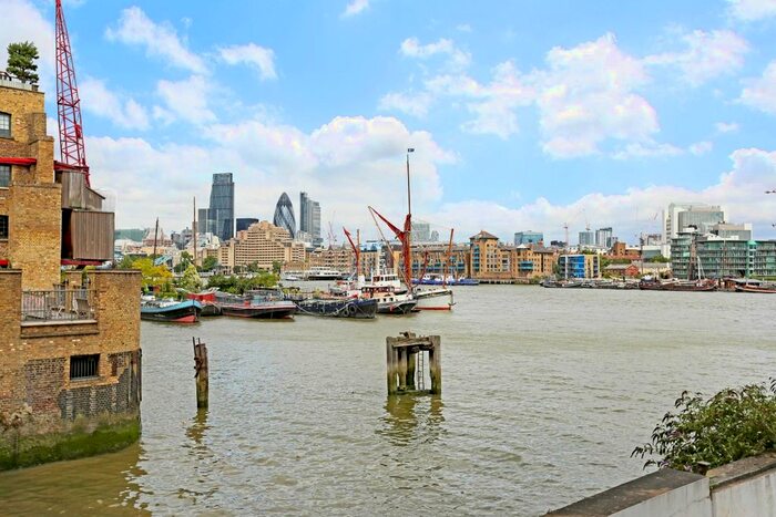 2 Bedroom Flat To Rent In Bermondsey Wall West, London, SE16