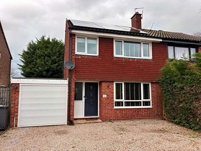 3 Bedroom Semi Detached House For Sale In Southgate Close, Mickleover, Derby, DE3
