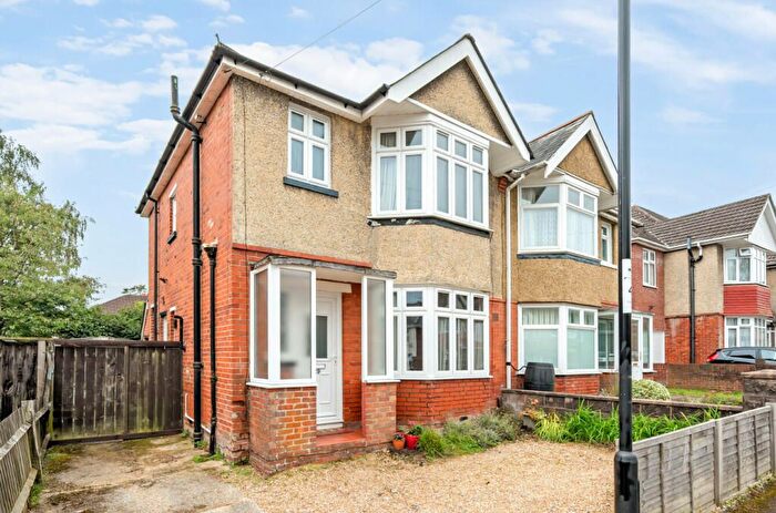 3 Bedroom Semi-Detached House To Rent In Granby Grove, Southampton, SO17