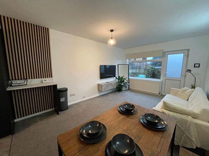 2 Bedroom End Of Terrace House To Rent In Dunmow Court, Nottingham, NG3