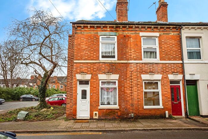 3 Bedroom End Terrace House For Sale In Cobden Street, Loughborough, Leicestershire, LE11