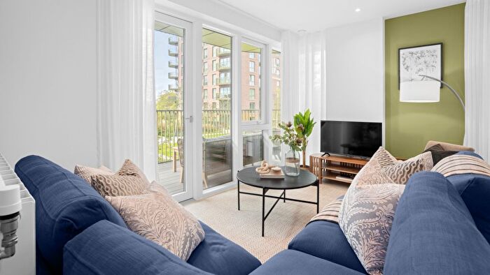 3 Bedroom Flat For Sale In Pegler Square, London, SE3