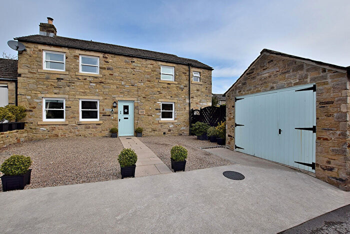 2 Bedroom Link Detached House For Sale In Back Lane, Reeth, DL11