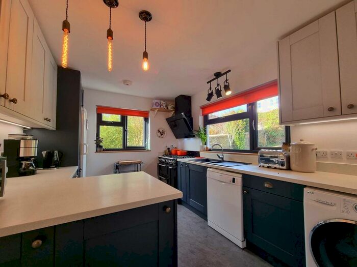 4 Bedroom Detached House For Sale In Northdown Road, Bideford, EX39