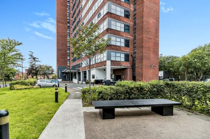 Apartment To Rent In Chester Road, Old Trafford, Manchester, Greater Manchester, M16