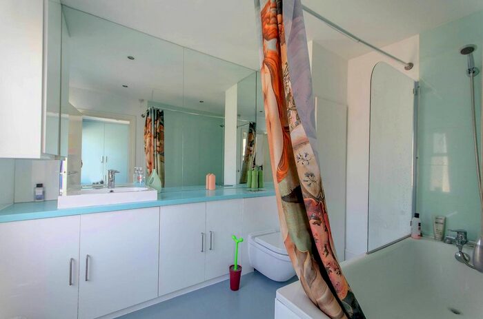 1 Bedroom Flat To Rent In Loftus Road, Shepherd's Bush, London, W12