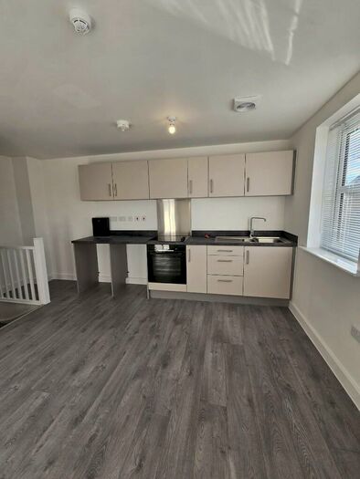 2 Bedroom Town House To Rent In Bishops Way, Leeds, West Yorkshire, LS14