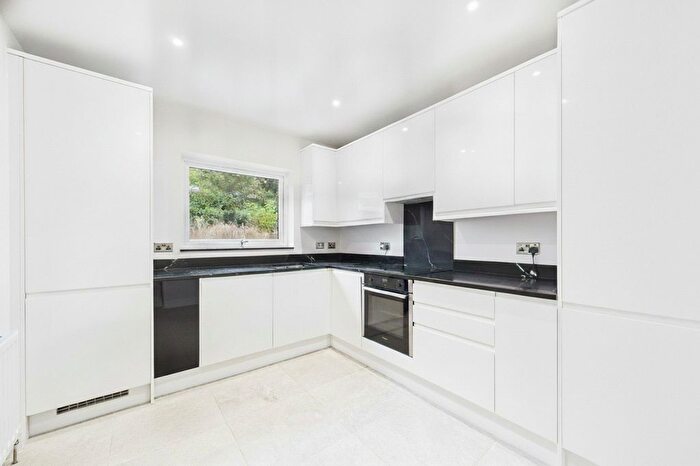 1 Bedroom End Of Terrace House To Rent In Courtlands, Maidenhead, Berkshire, SL6
