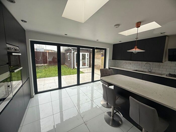 4 Bedroom Semi Detached House To Rent In Edinburgh Crescent, Waltham Cross, EN8