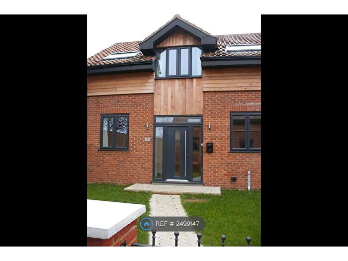 3 Bedroom Terraced House To Rent In Summerlea Court, Basingstoke, RG25