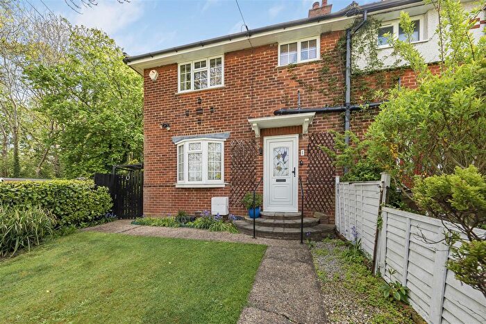3 Bedroom Terraced House For Sale In Radlett Road, Frogmore, St. Albans, AL2