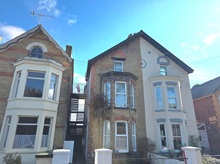 1 Bedroom Flat For Sale In Granville Road, Cowes, PO31