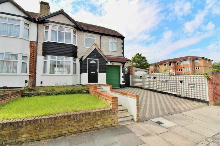 5 Bedroom Detached House To Rent In Woodbrook Road, London - Plumstead, SE2
