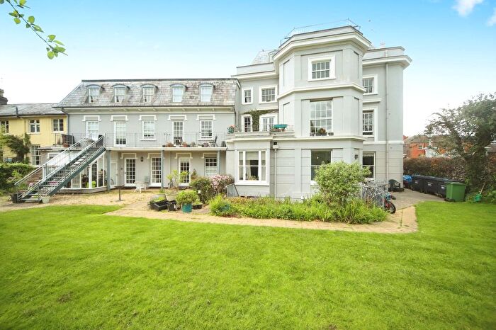 1 Bedroom Flat For Sale In Upper High Street, Taunton, Somerset, TA1