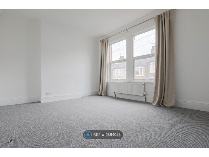 2 Bedroom Terraced House To Rent In Bostall Lane, London, SE2