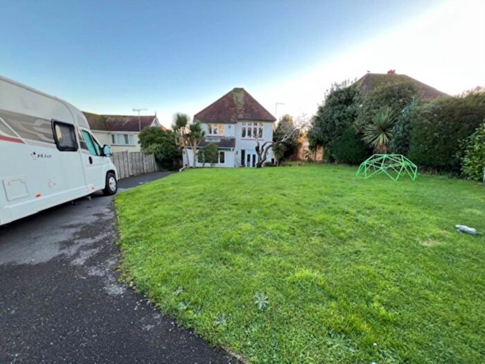 4 Bedroom Detached House To Rent In Southfield Ave, Paignton, TQ3