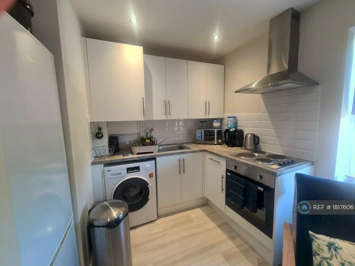 2 Bedroom Flat To Rent In Tonbridge Road, Maidstone, ME16