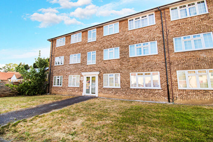 2 Bedroom Apartment For Sale In Hawley Court, Farnborough, Farnborough, GU14
