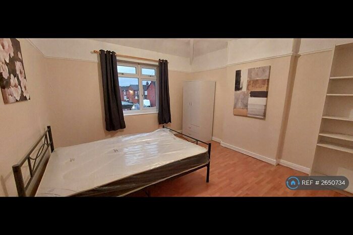 3 Bedroom Flat To Rent In Littleton Road, Lower Kersal, M7