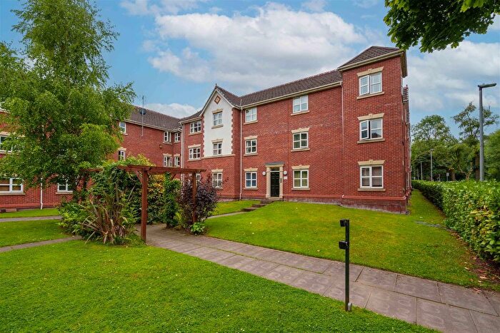 2 Bedroom Flat To Rent In Greenwood Road, Wythenshawe, Manchester, M22