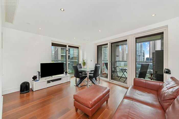 3 Bedroom Flat To Rent In Talisman Tower, South Quay, Canary Wharf, E14