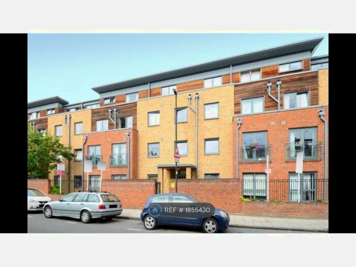 1 Bedroom Flat To Rent In Effra Parade, London, SW2