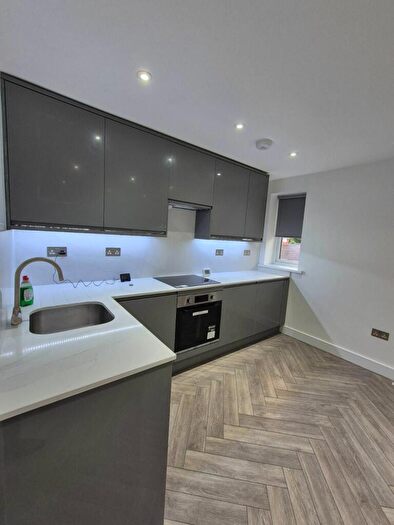 2 Bedroom Apartment To Rent In Rochford Close, Broxbourne, EN10