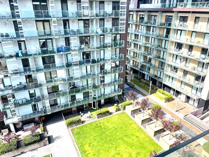 2 Bedroom Flat To Rent In Meadowside Quay Walk, Glasgow, G11