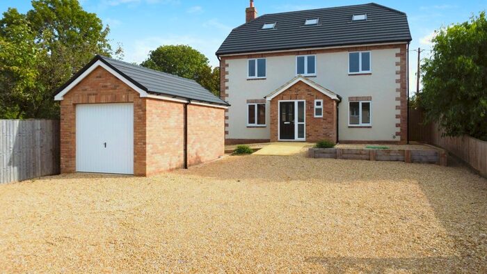 5 Bedroom Detached House To Rent In Redhills, Broad Town, Swindon, SN4