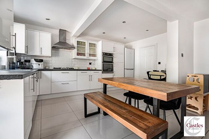 3 Bedroom Property To Rent In Galliard Road, Edmonton, N9