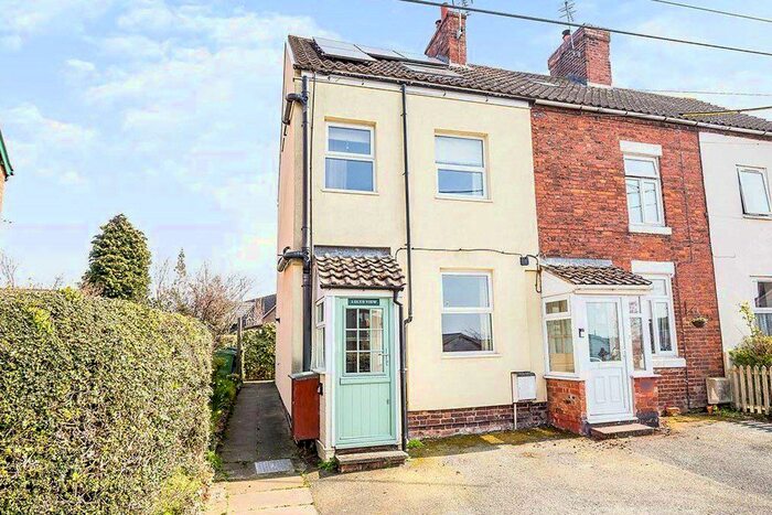 3 Bedroom End Of Terrace House For Sale In Glyn View, Thimble Lane, St. Martins, Oswestry, SY11