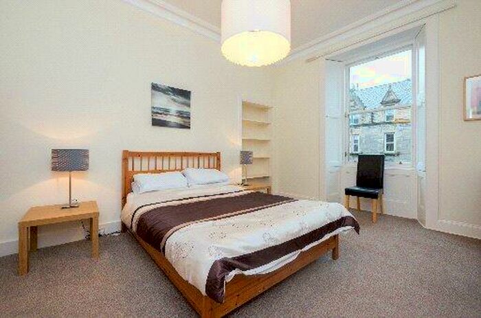 2 Bedroom Flat To Rent In Dalkeith Road, Edinburgh, EH16