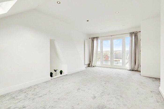 3 Bedroom Terraced House To Rent In Charlton Road, Harlesden, NW10