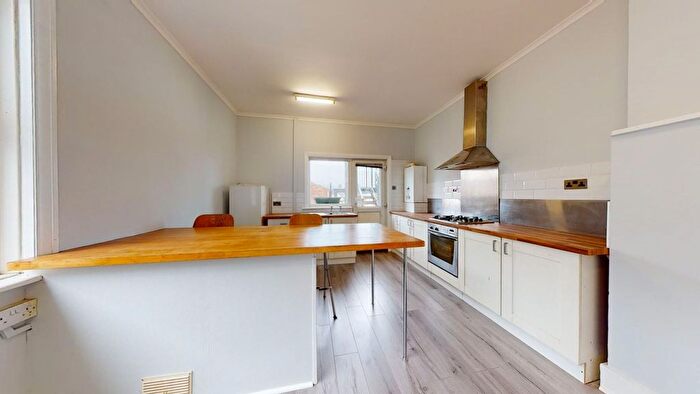 2 Bedroom Flat For Sale In Cheriton High Street, Folkestone, CT19