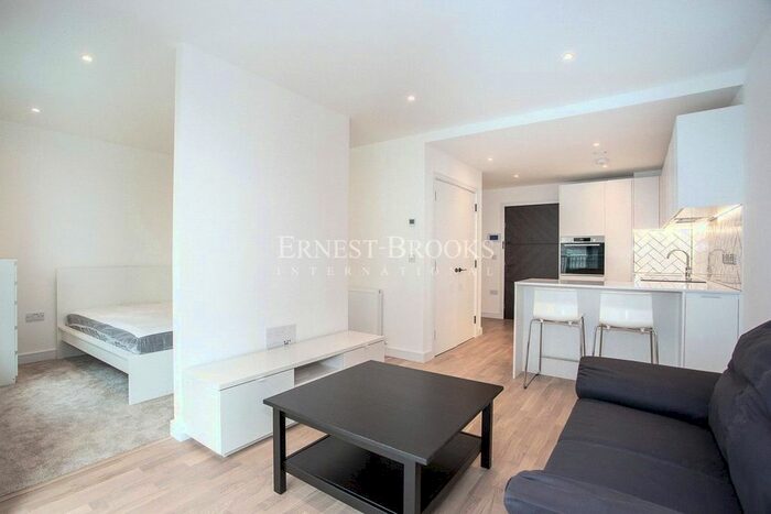 Studio To Rent In Arber House, Greenleaf Walk, Southall, UB1