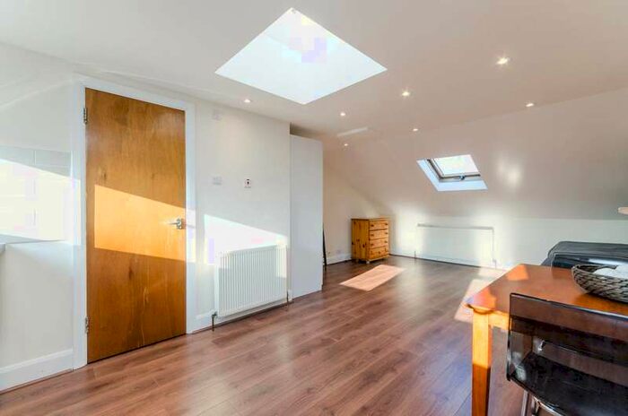 Flat To Rent In Talgarth Road, West Kensington, W14