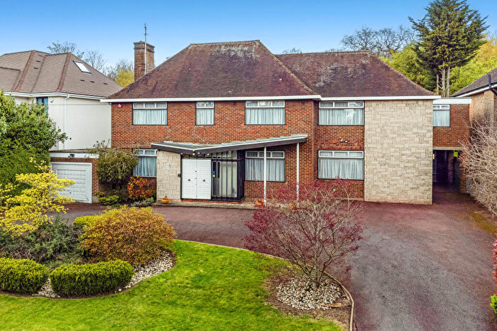 5 Bedroom Detached House For Sale In Valencia Road, Stanmore, HA7