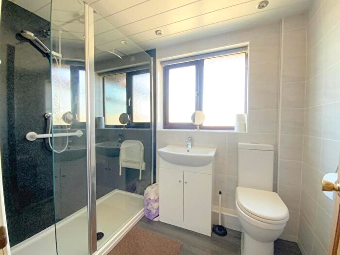 2 Bedroom Detached Bungalow For Sale In Albatross Drive, Grimsby, DN37