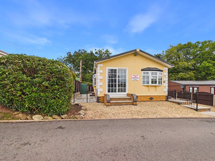 2 Bedroom Park Home For Sale In Ditton Mill Holiday Park, Cleobury Mortimer, DY14