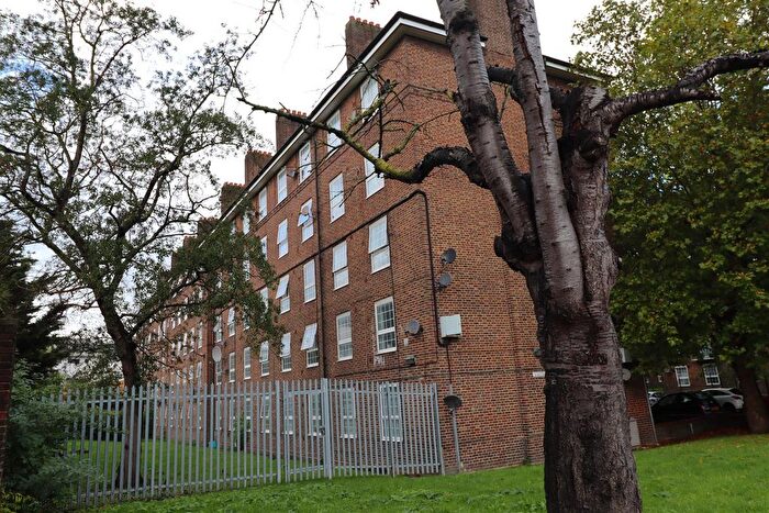 2 Bedroom Flat To Rent In Tarves Way, London, SE10