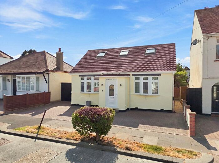 5 Bedroom Detached House For Sale In Seaforth Grove, Southend-On-Sea, SS2