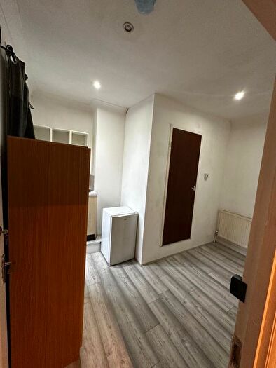 Studio To Rent In South Ealing Road, London, W5