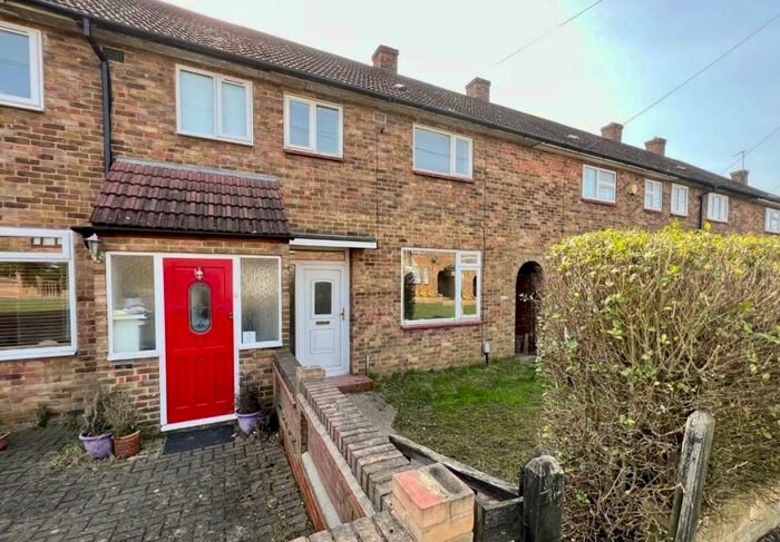 3 Bedroom Terraced House To Rent In North Hill Drive, Romford, RM3