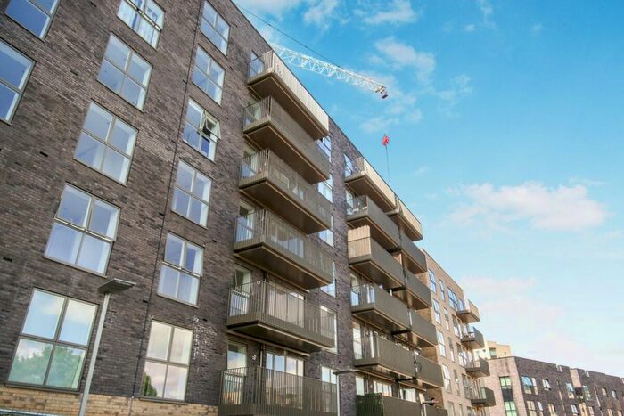 Garage / Parking To Rent In Dawson Building, Prospect Row, London, E15