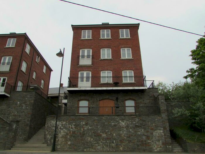 2 Bedroom Flat To Rent In Meadow Bank, Llandarcy, Neath, West Glamorgan., SA10