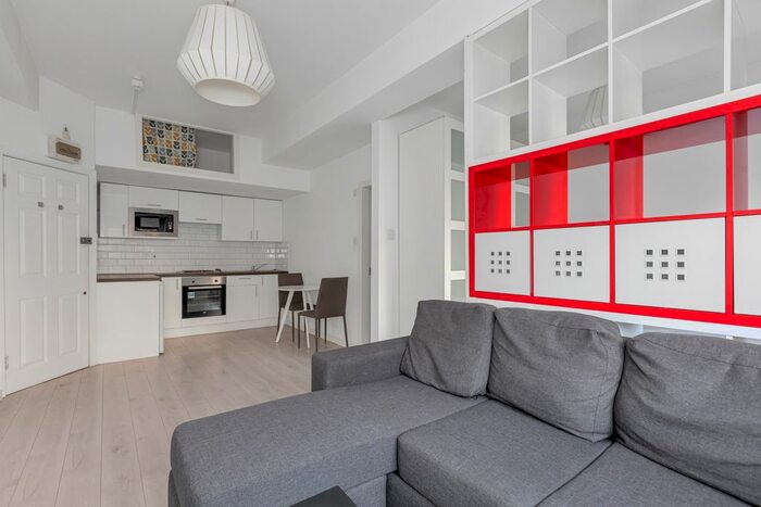 Studio To Rent In Benwell Road, London, N7