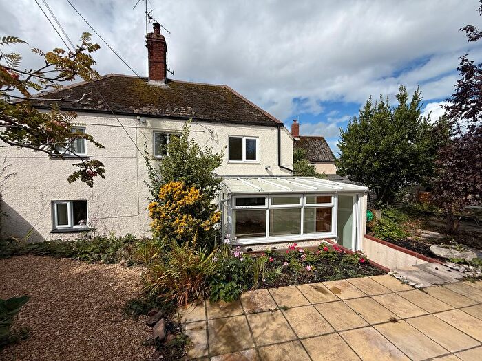 2 Bedroom End Terrace House To Rent In High Street, Williton, TA4